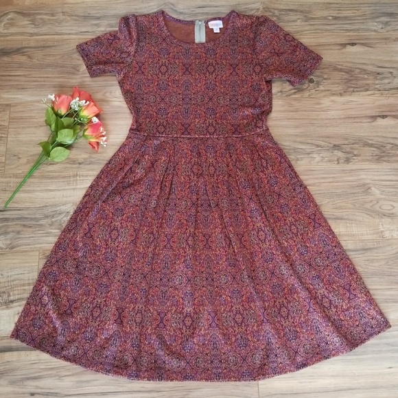 LuLaRoe Dresses & Skirts - LuLaRoe Amelia Medium EUC